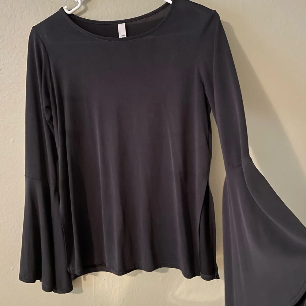 Jolie Los Angeles Bell Sleeve Top - Picture 2 of 7